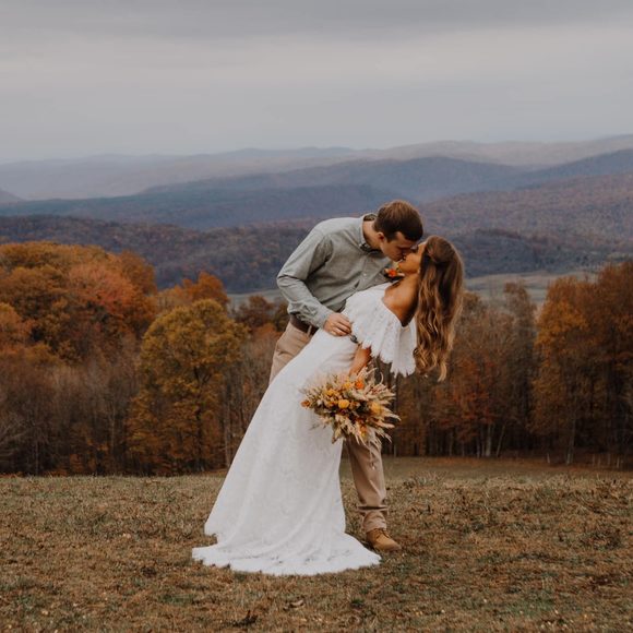 Meet your Posher, Cheyenne - Picture 1 of 1